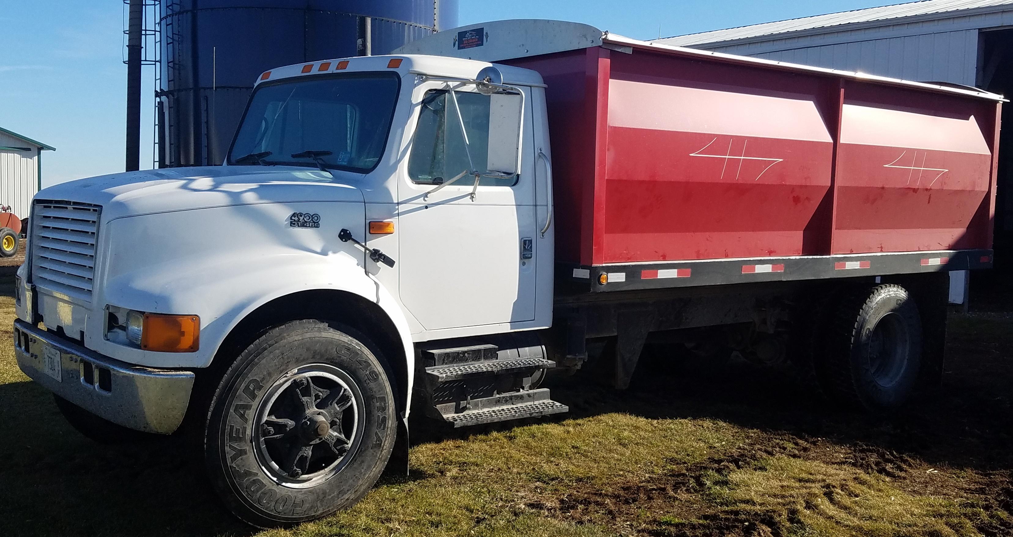 ’95 IH 4900 Diesel Truck