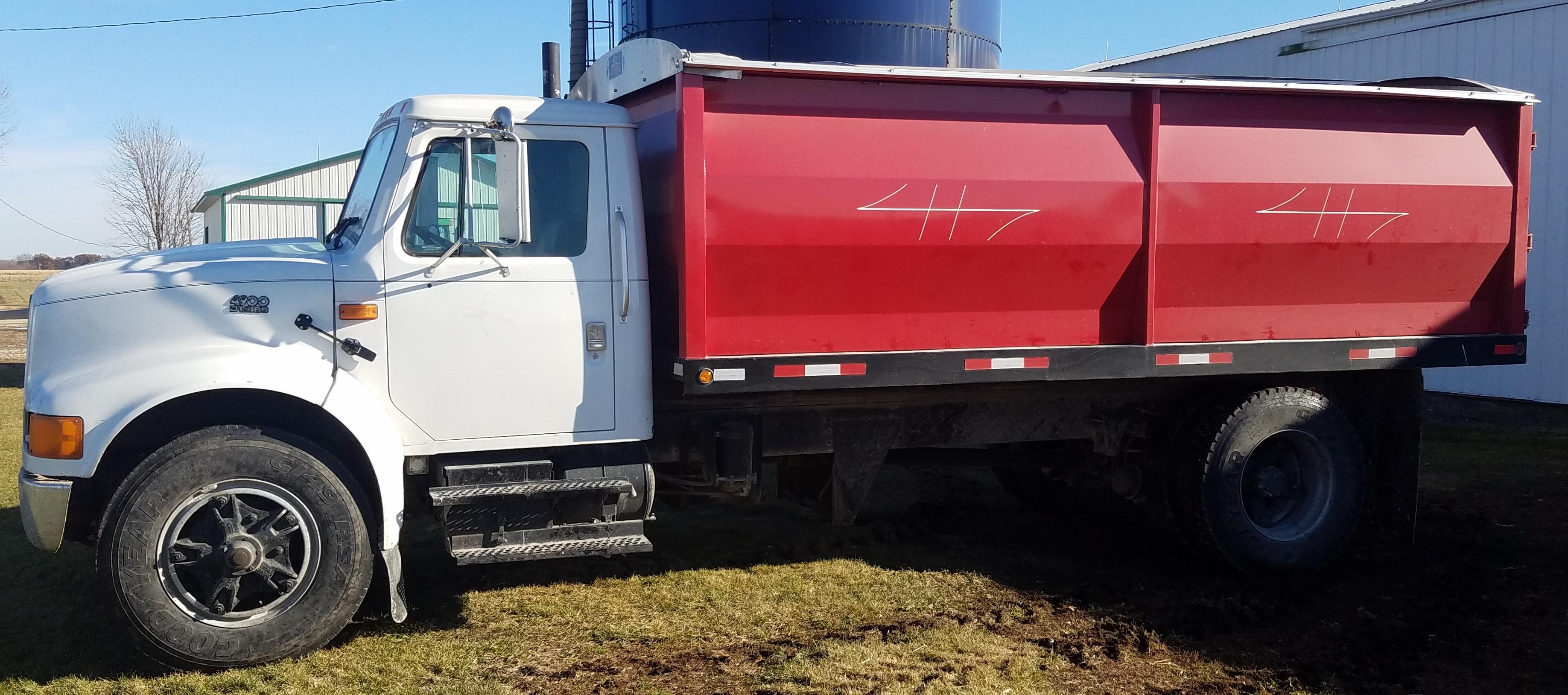 ’95 IH 4900 Diesel Truck