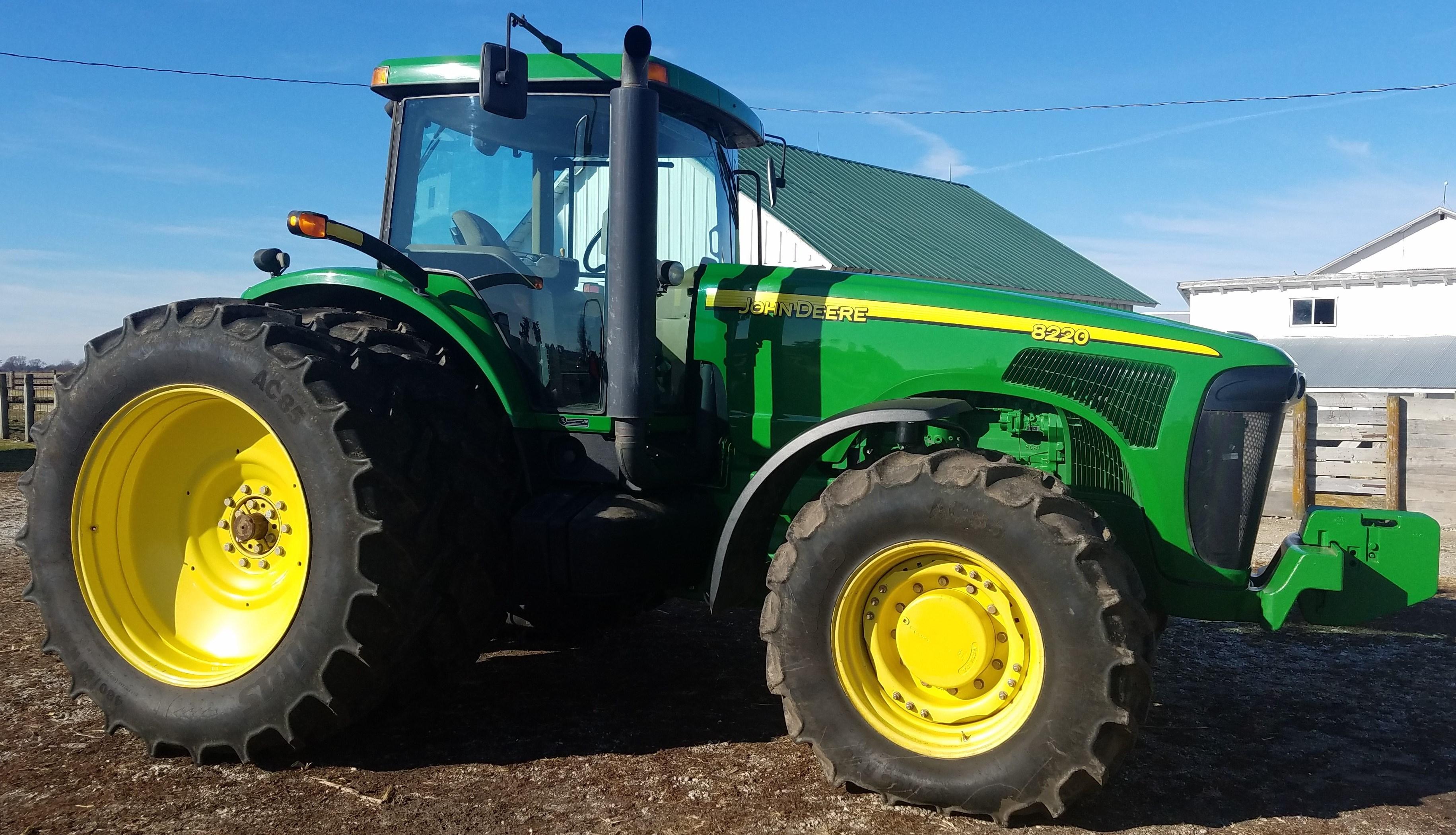 ’04 JD 8220 MFWD Tractor