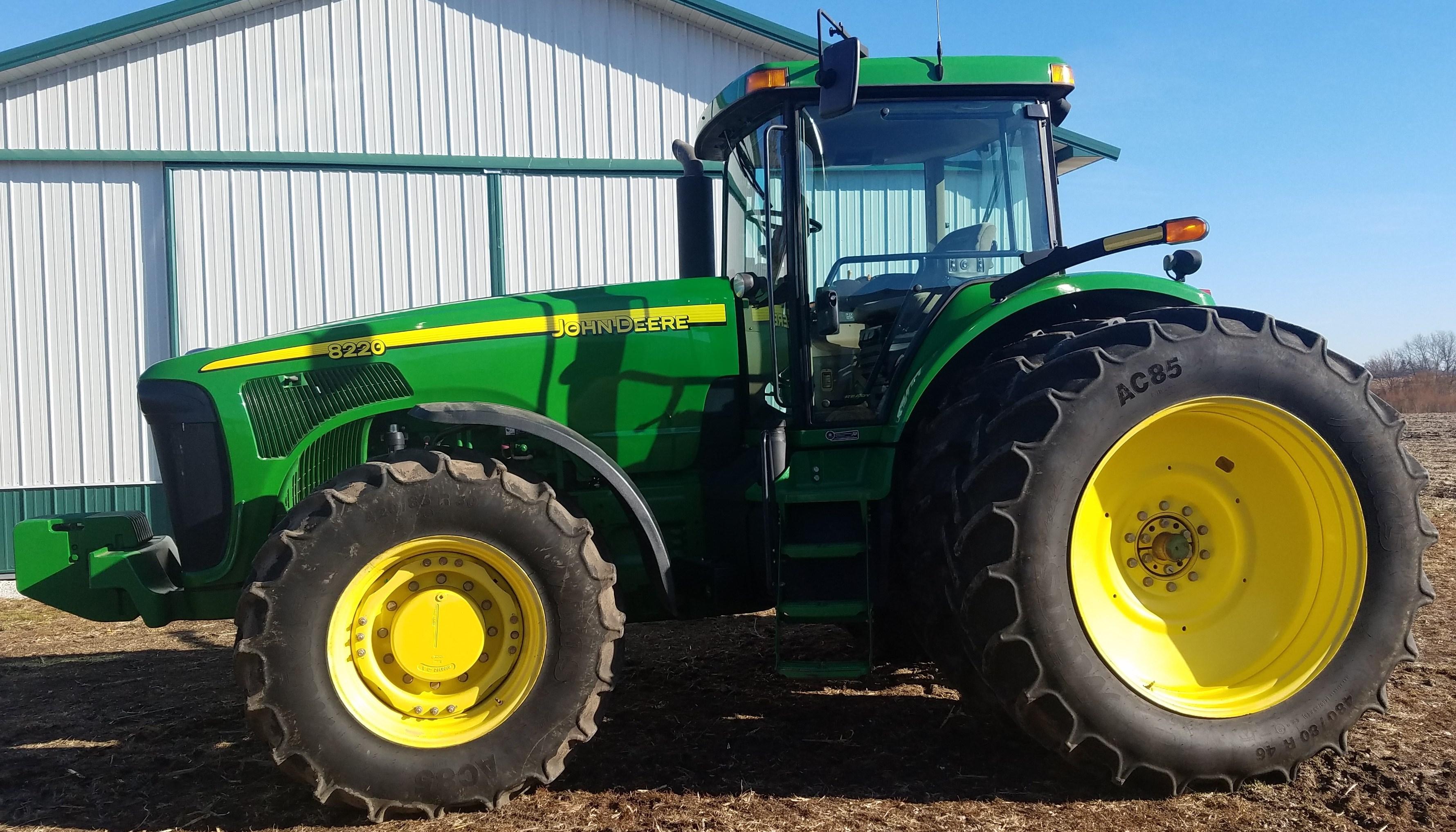 ’04 JD 8220 MFWD Tractor