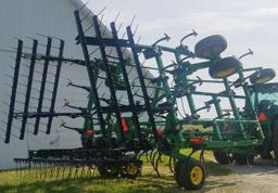 Kuhn SR 110 Hyd. Fold 10 Wheel Speed Rake, nice!