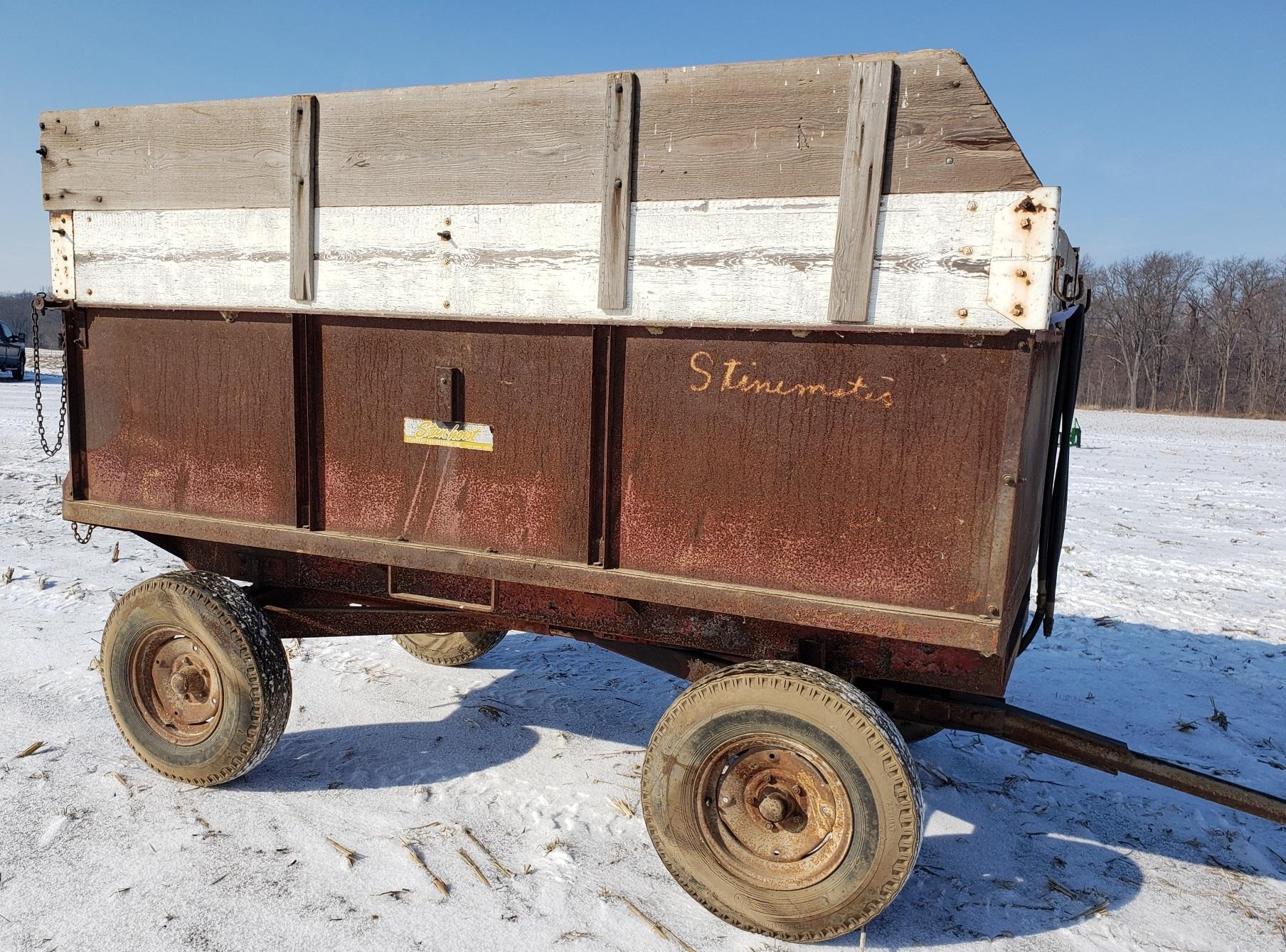 SI 24’ Hay Feeder Wagon