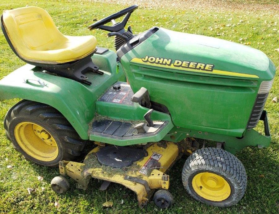 JD 345 20 HP Lawn Tractor