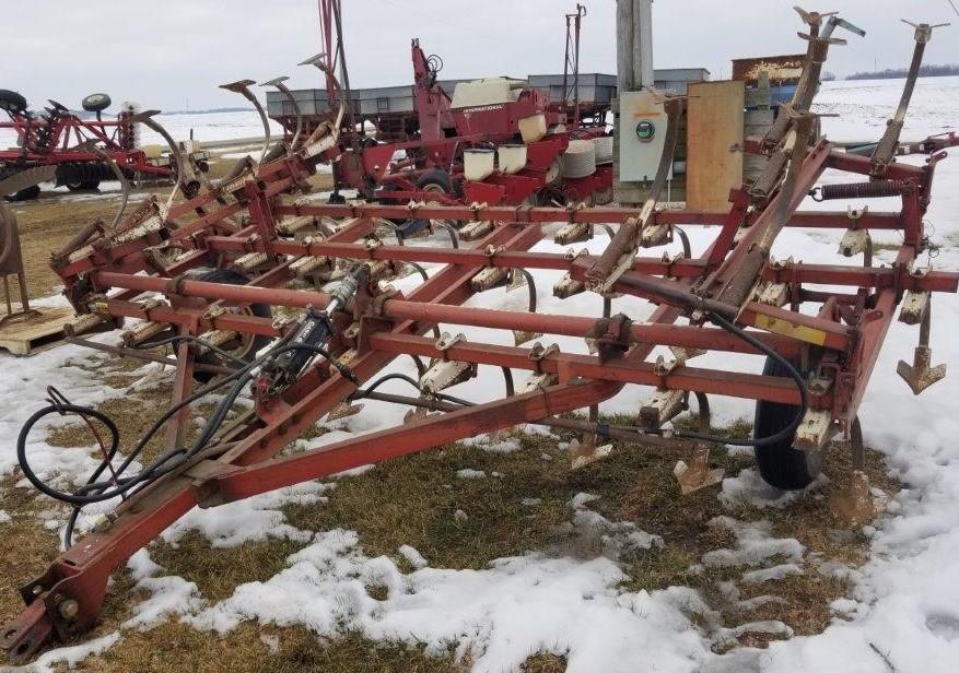 IH Model 45 18' Vibra Shank Field Cultivator