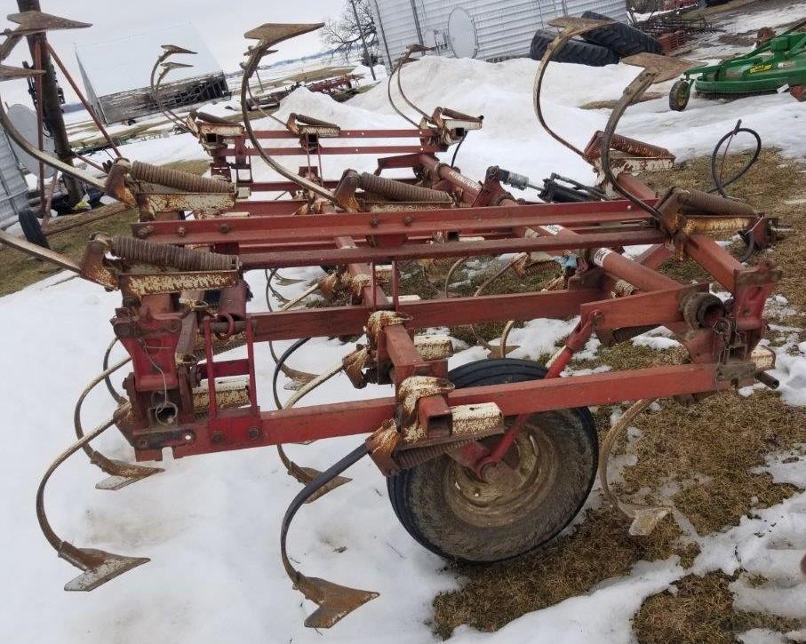 IH Model 45 18' Vibra Shank Field Cultivator