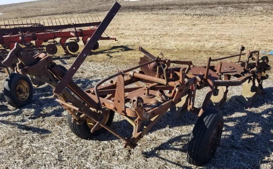 IH 4 Bottom Pull Type Plow