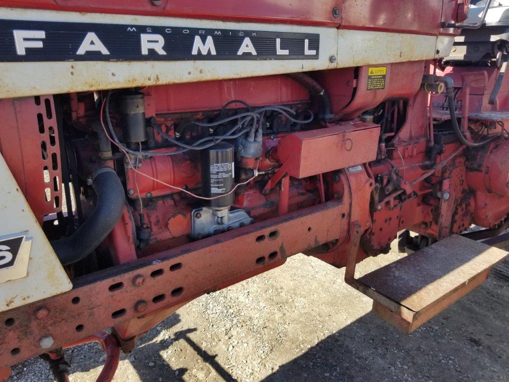 ’67 IH 706 Gas Tractor