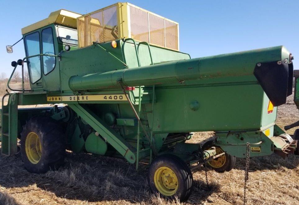 JD 4400 D Combine