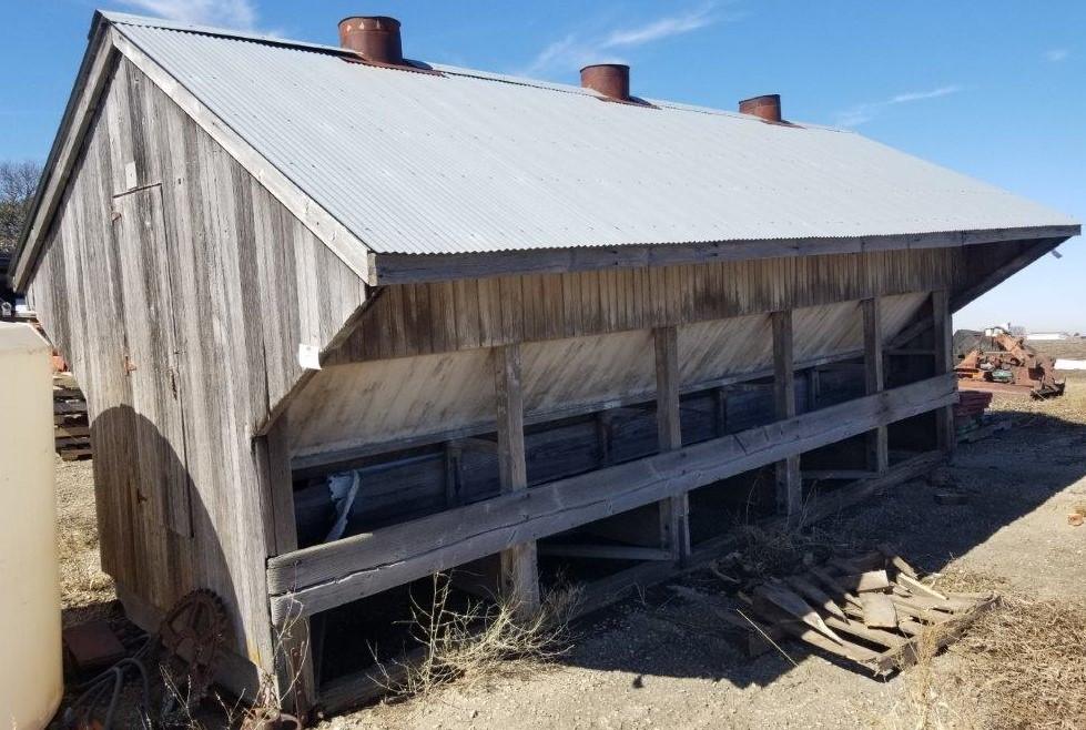 20' Wooden Cattle Self Feeder