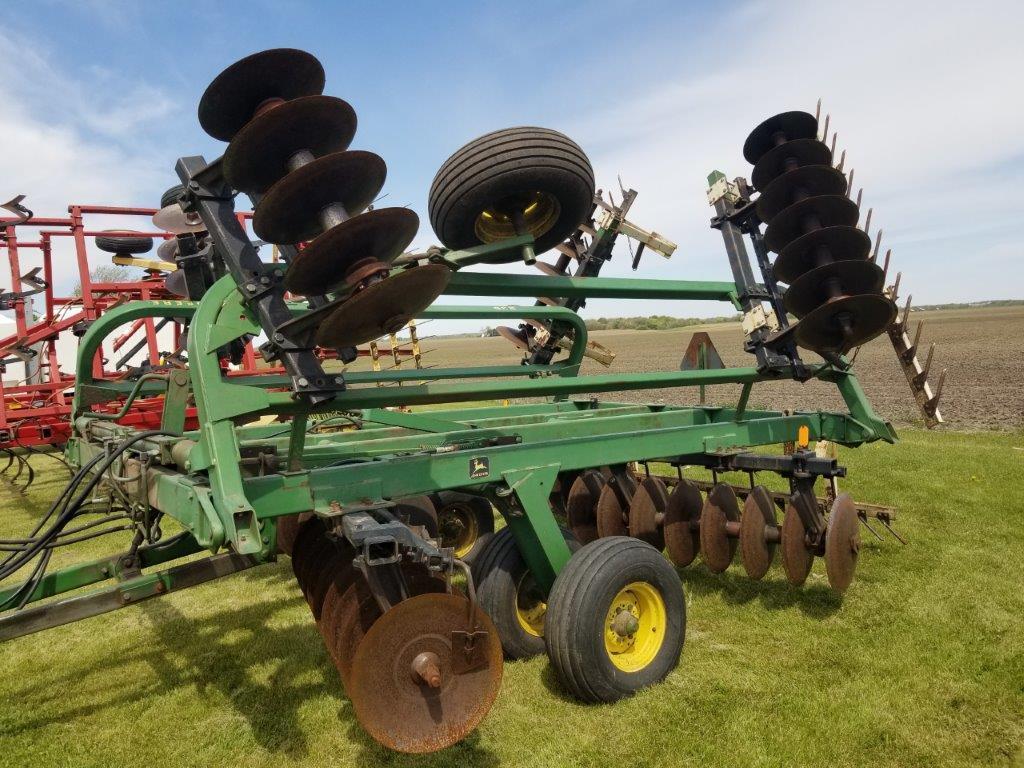 JD 235 23' Disc