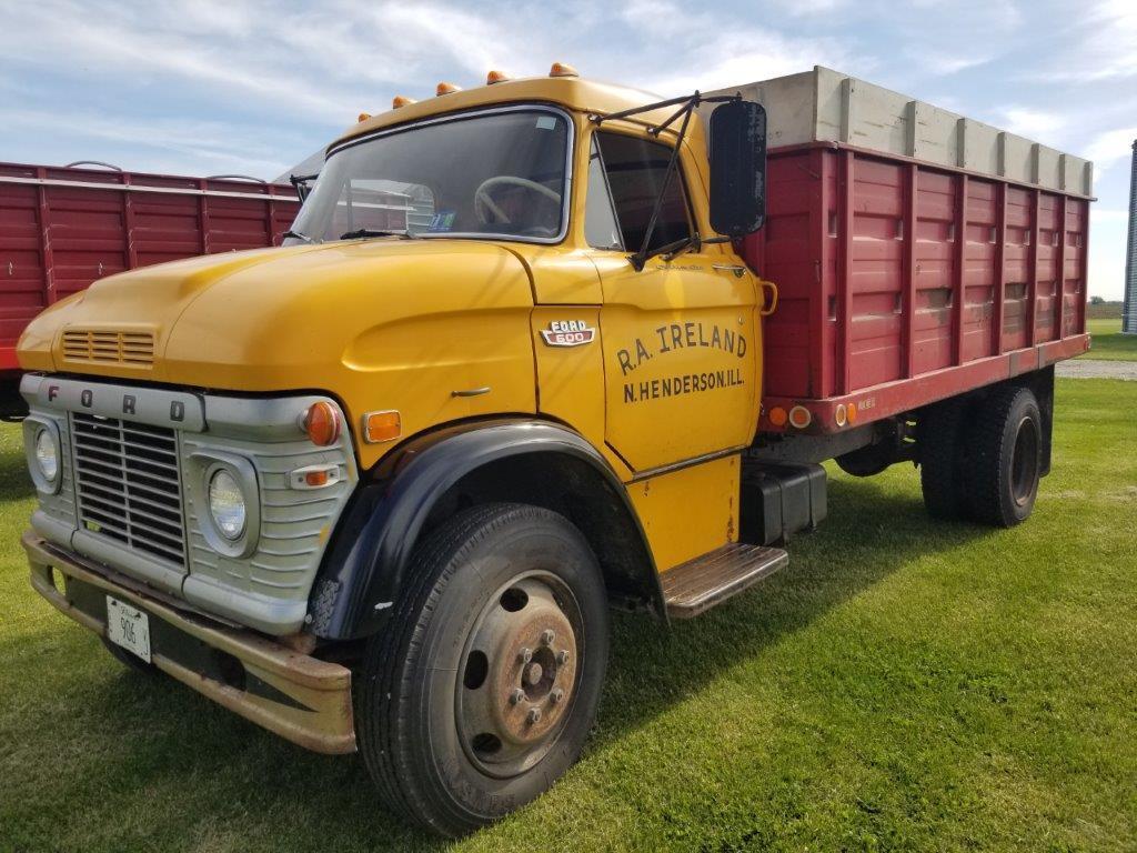 1968 Ford 600 Grain Truck