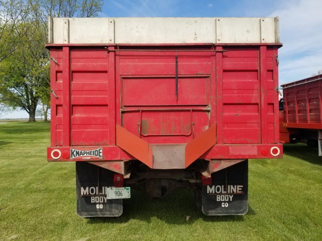 1968 Ford 600 Grain Truck