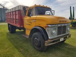 1968 Ford 600 Grain Truck