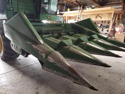 '84 JD 443 4 row-30" Corn Head