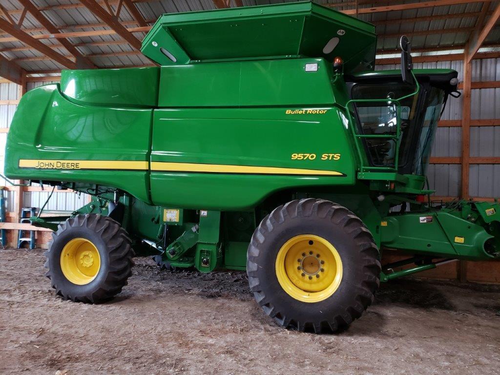 2011 JD 9570 STS Combine