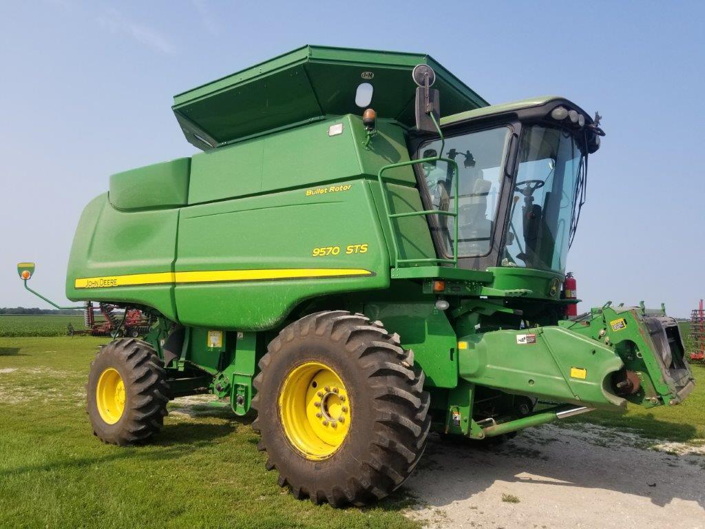 2011 JD 9570 STS Combine