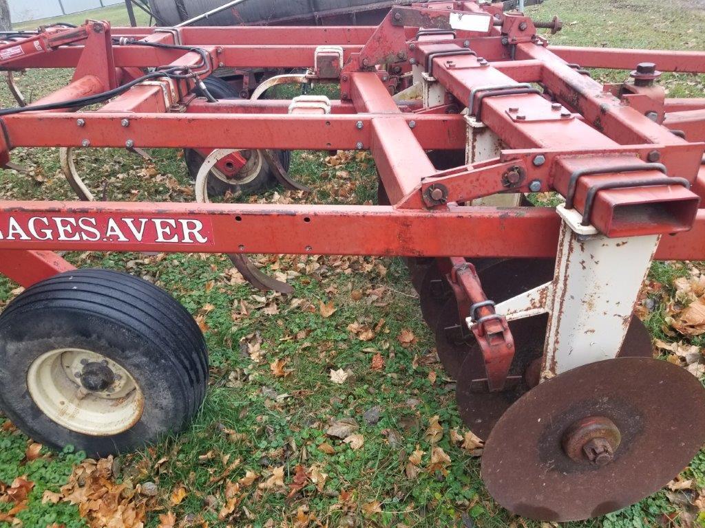 12' Kewanee 580 Tillage Saver Disc Chisel Plow