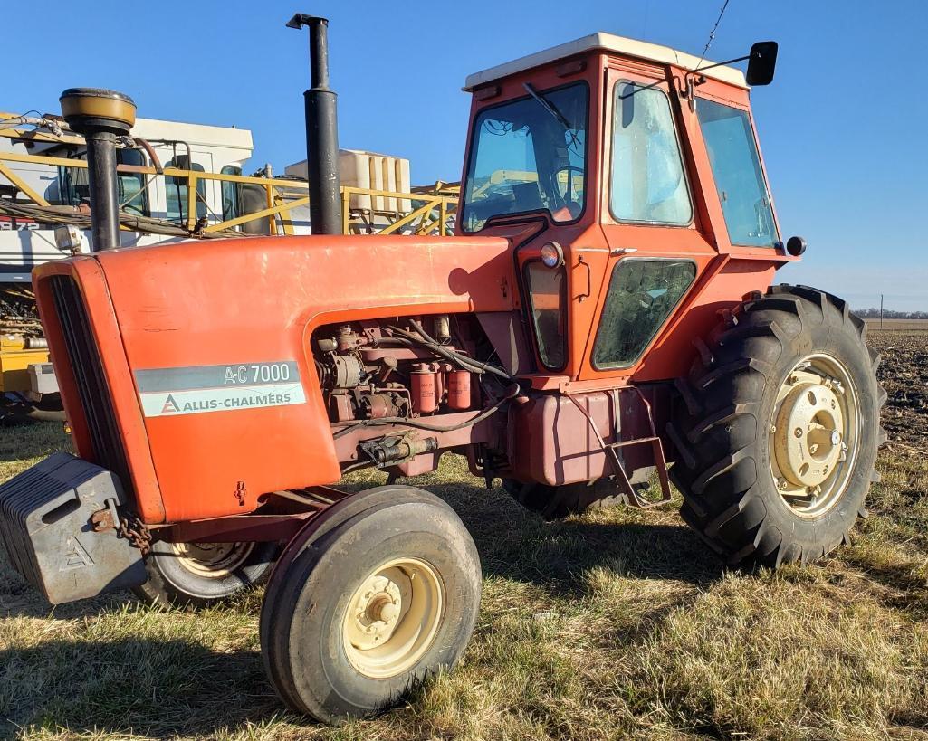 '76 Allis Chalmers 7000 Tractor