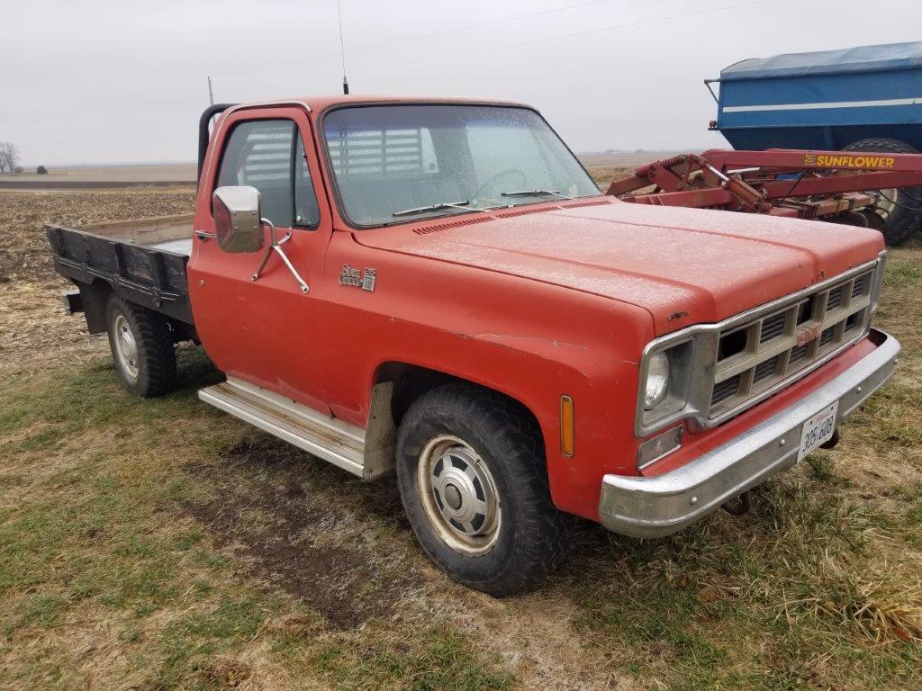 '77 GMC 25 Sierra Grande 4WD Truck w/ Maxwell 6.5'x8' flatbed