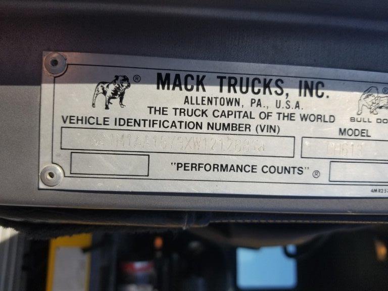 1999 Mack CH613 Day Cab Semi Tractor