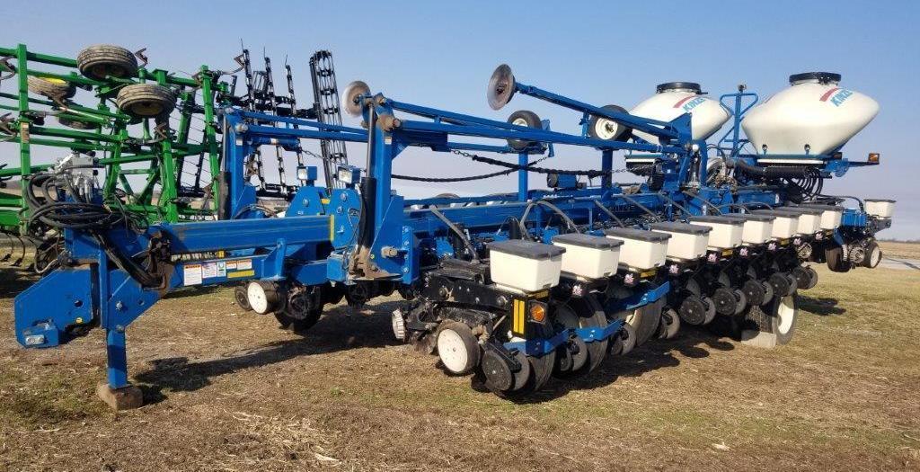 2010 Kinze 3800 ASD 24R30" Planter