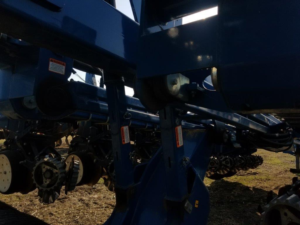 2010 Kinze 3800 ASD 24R30" Planter