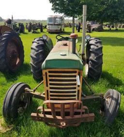 Oliver 550 WF Utility Tractor