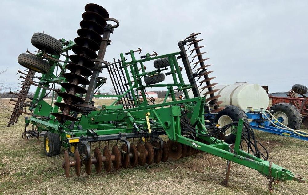 JD 726 32' Soil Finisher