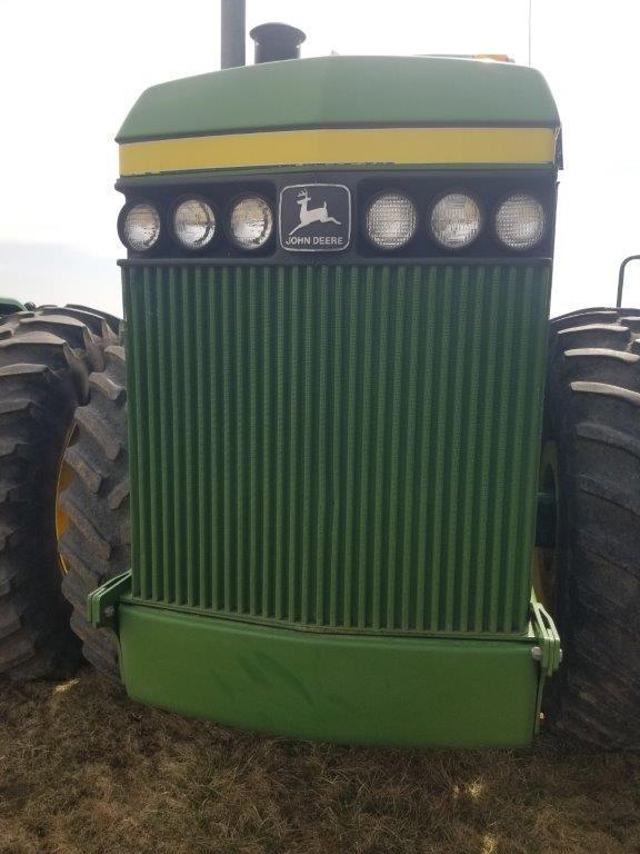 1982 JD 8850 4WD Tractor