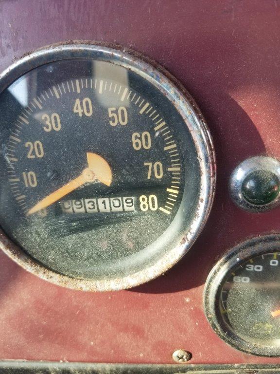 1973 IH Loadstar 1600 Dry Fertilizer Tender Truck