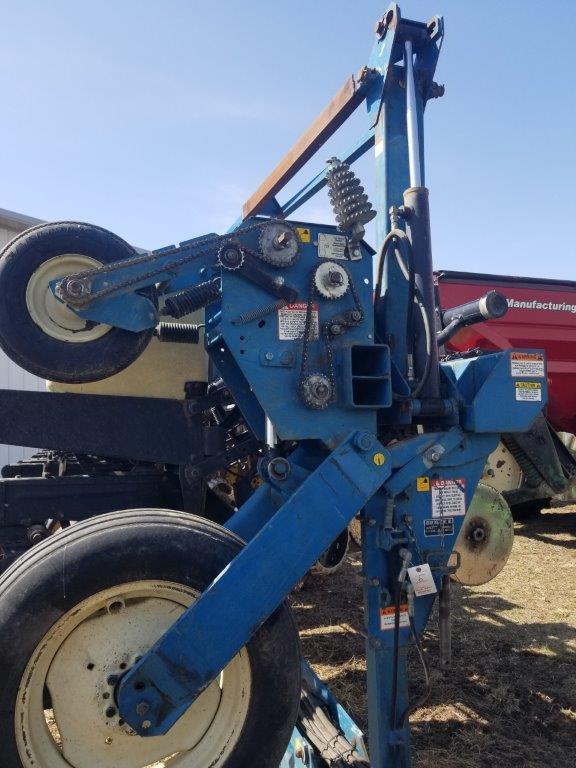 1996 Kinze 2600 12/23 row Planter