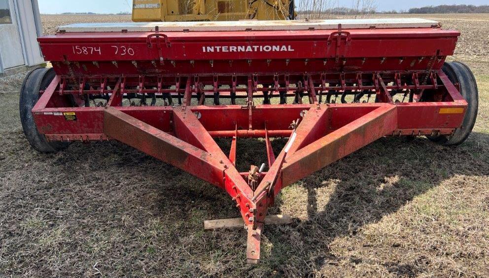 IH 510 Grain Drill 12'