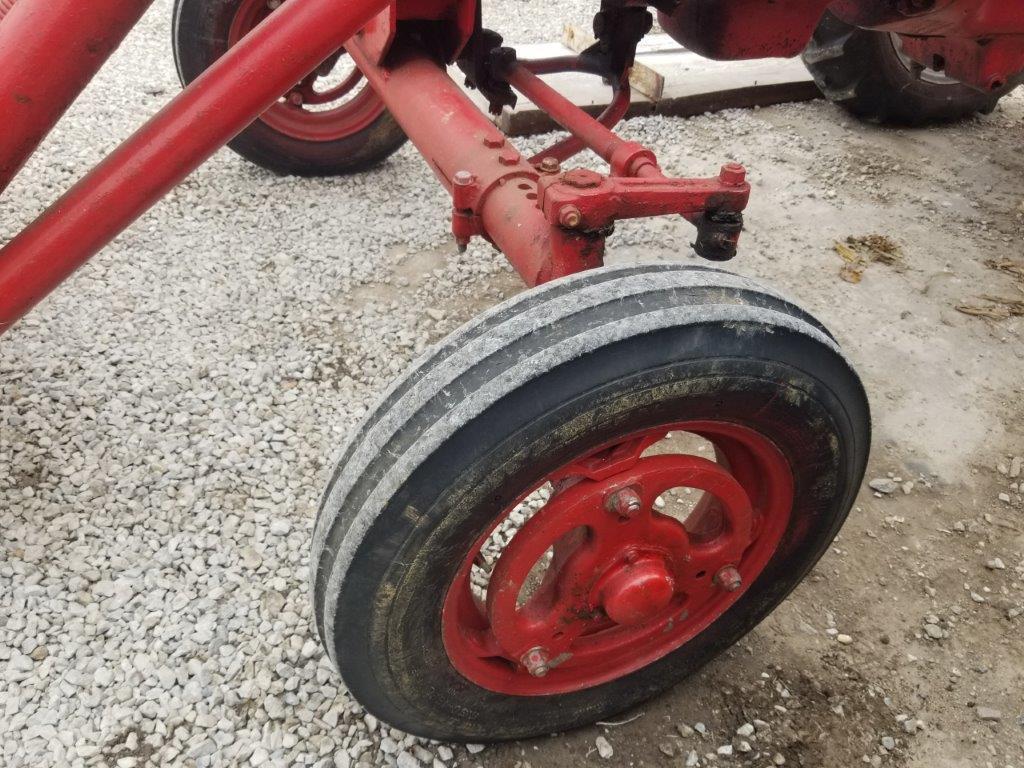 1946 Farmall H WF Tractor w/ loader