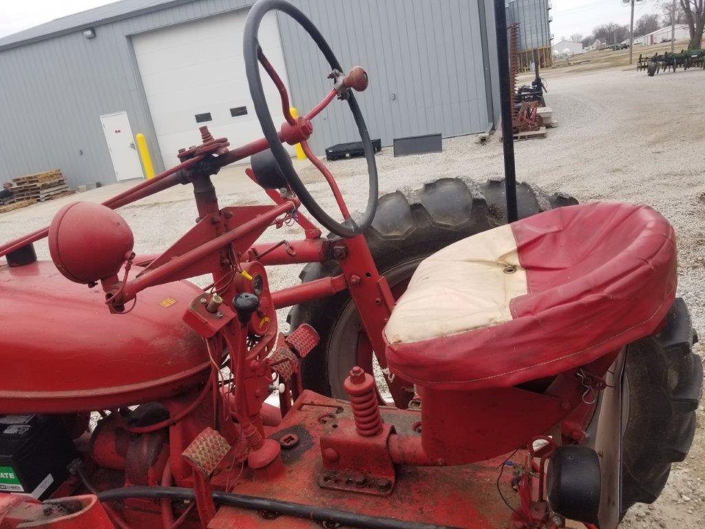 1946 Farmall H WF Tractor w/ loader