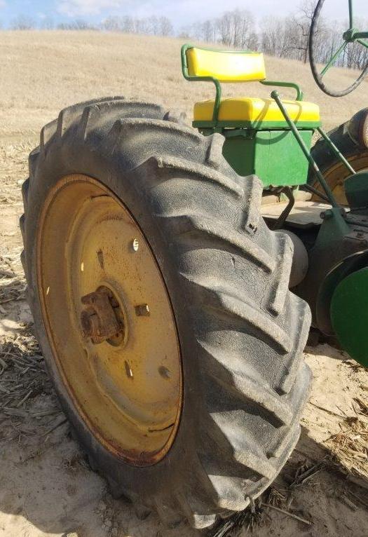 1952 JD A Tractor