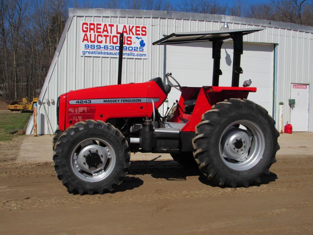 2010 Massey Ferguson MF4243 Tractor