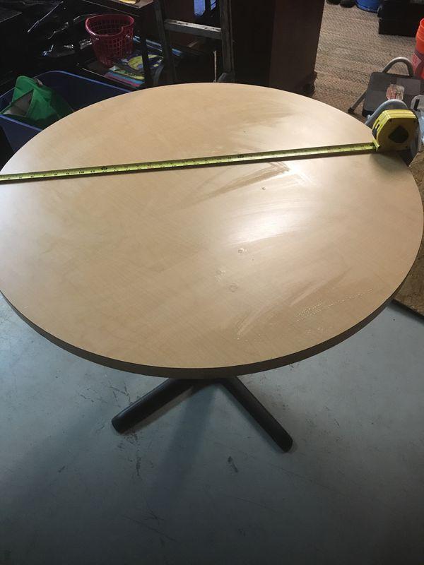 35" ROUND WOODEN TABLE W/STEEL LEGS