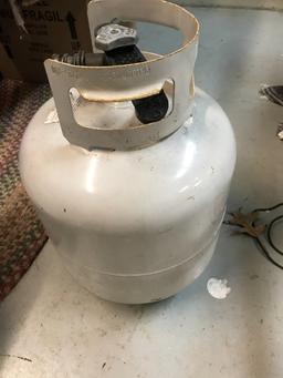 FULL PROPANE TANK