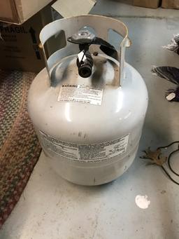 FULL PROPANE TANK