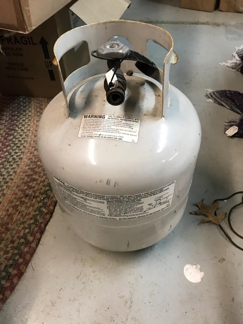 FULL PROPANE TANK