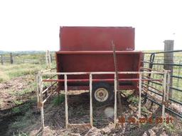 Feed train calf creep feeder, with panels