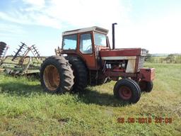 IH 1566 tractor