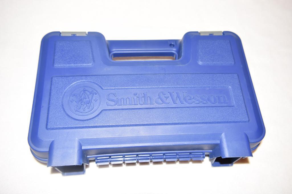 Smith & Wesson Model 627 in .357 mag Pro Series As new in original Factory Blue box