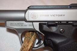 Smith & Wesson Victory Model SW 22 Victory; Target Pistol .22 LR in Box