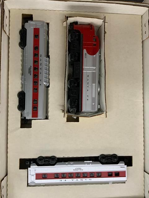 Lionel Super Chief in original box #6-11739