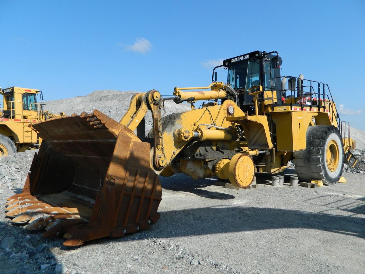 CAT 992K Loader