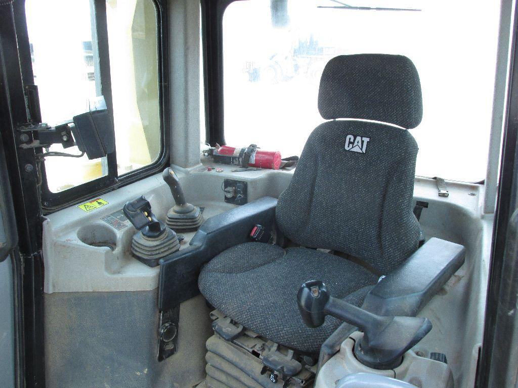 '2013 Caterpillar D6T LGP crawler tractor dozer