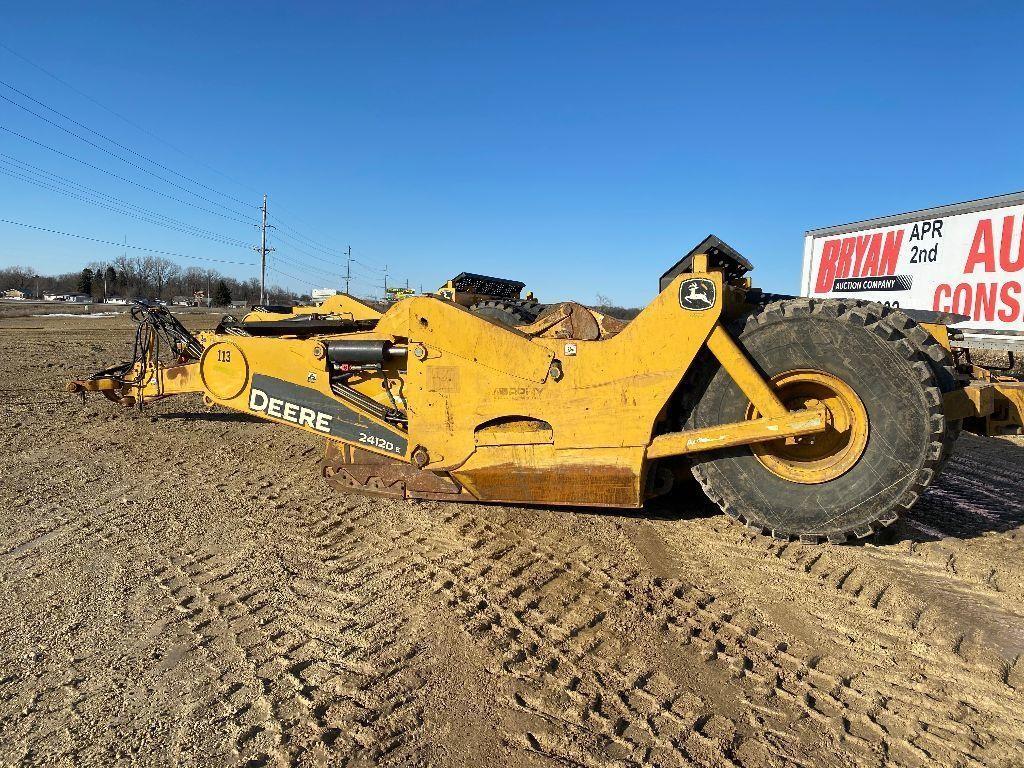 2016 DEERE 2412DE