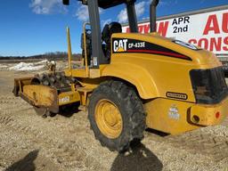 2000 CATERPILLAR CP-433E