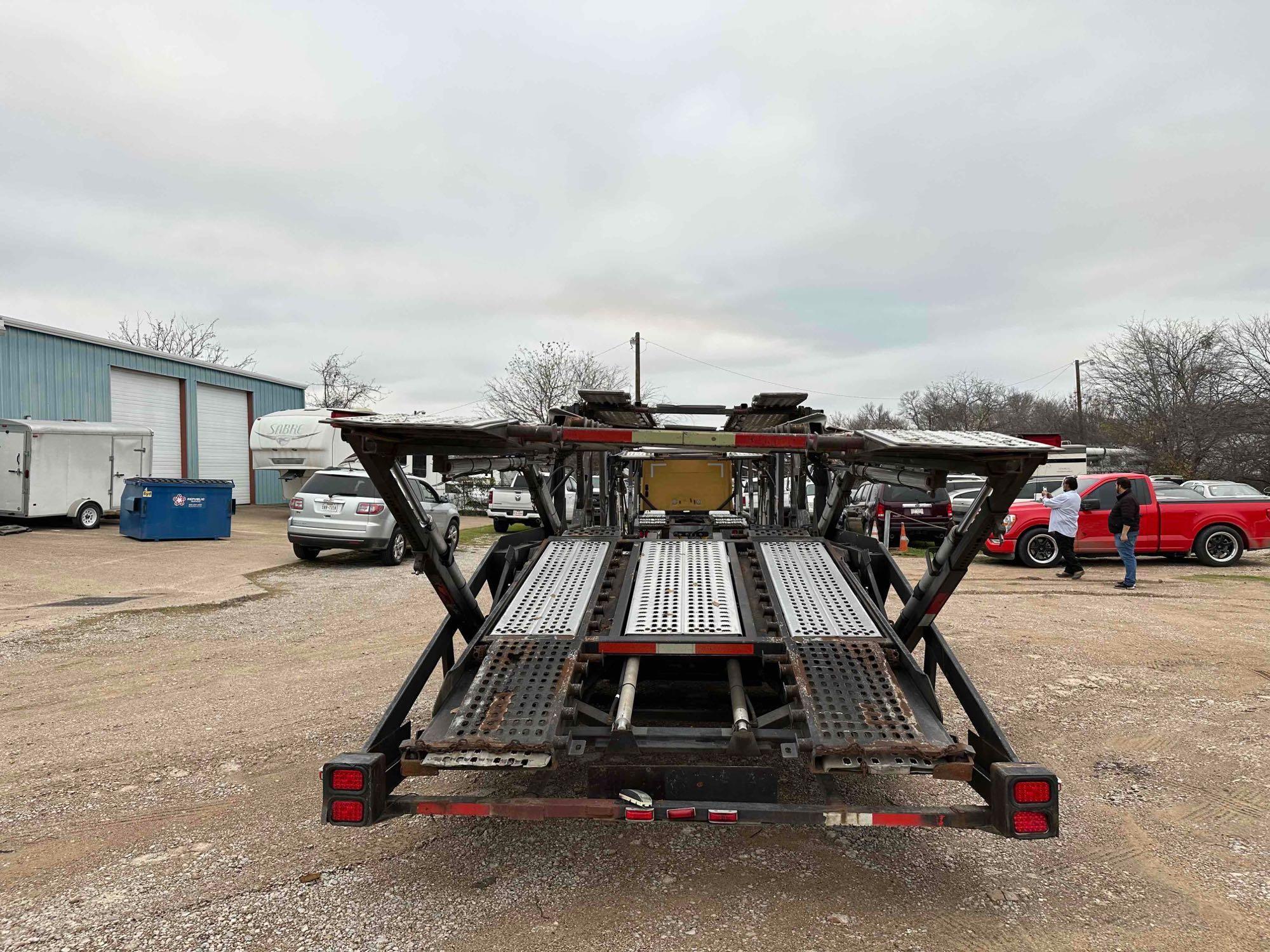 2006 Freightliner Sleeper Car Hauler